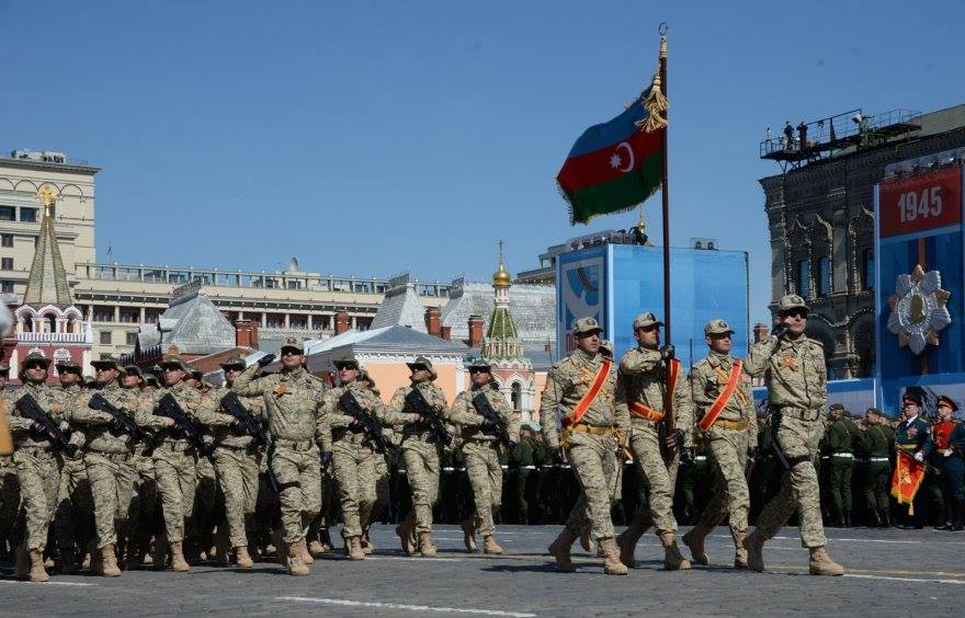 défilé militaire en azerbaïdjan