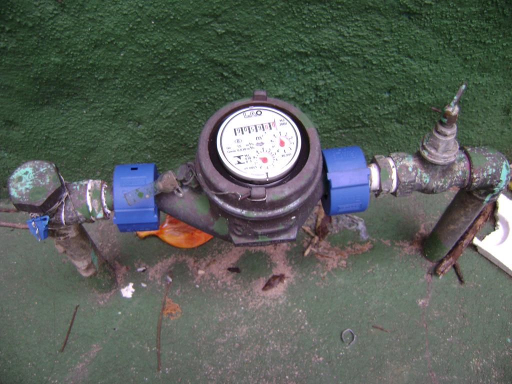 Outdoor home counter with seal