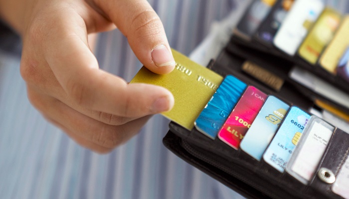 multicurrency debit card