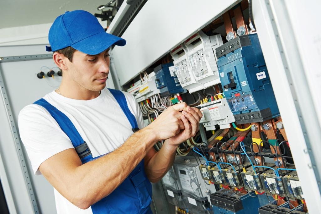 La précision est l’essentiel dans le travail d’un électricien
