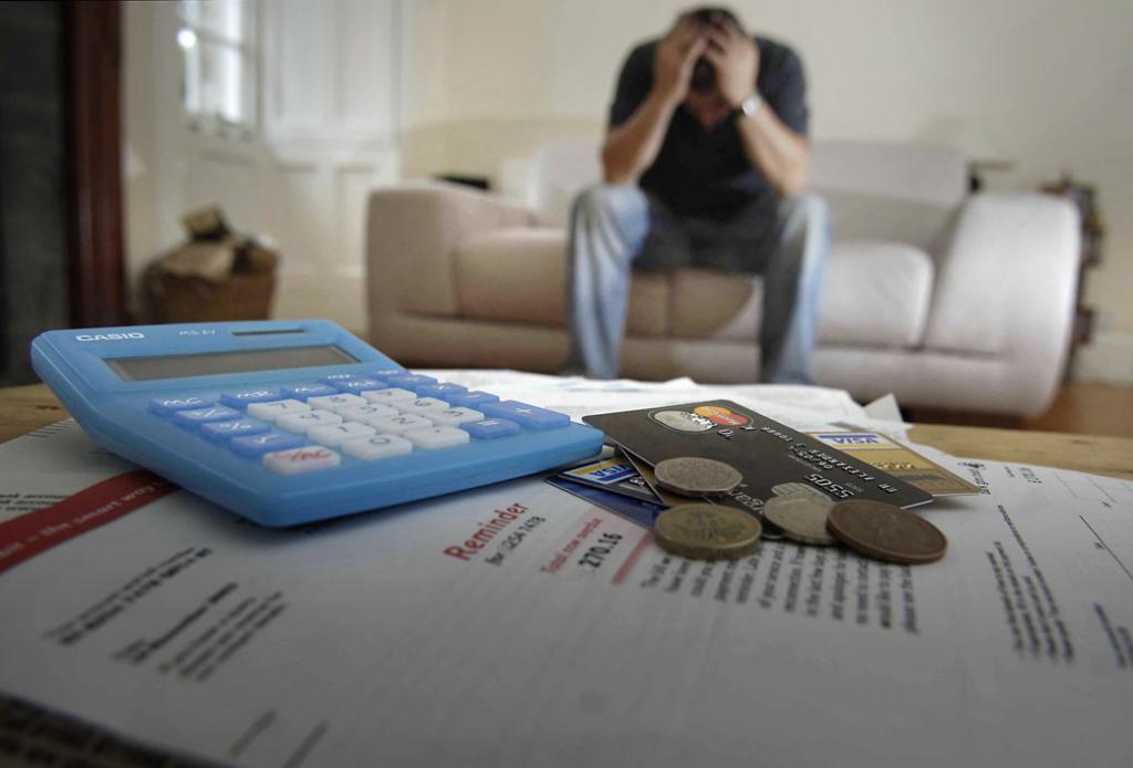 What is the difference between a minimum wage and a living wage