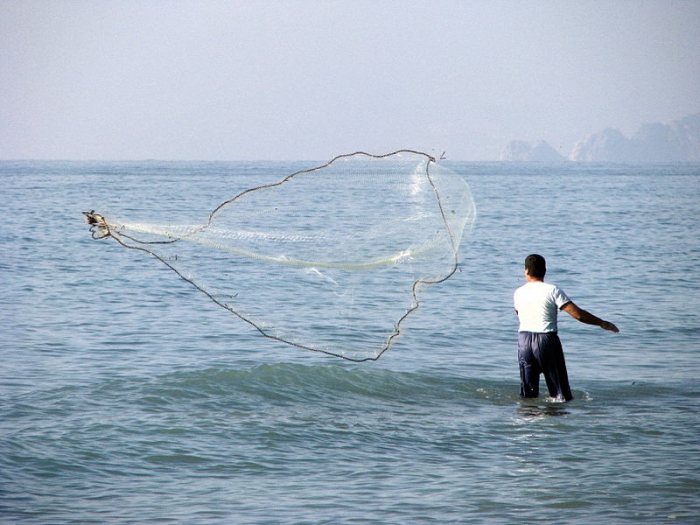Matériel de tricotage pour filets de pêche
