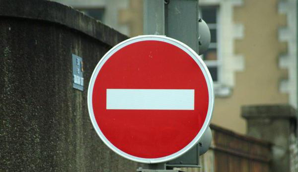 no entry signs and no traffic