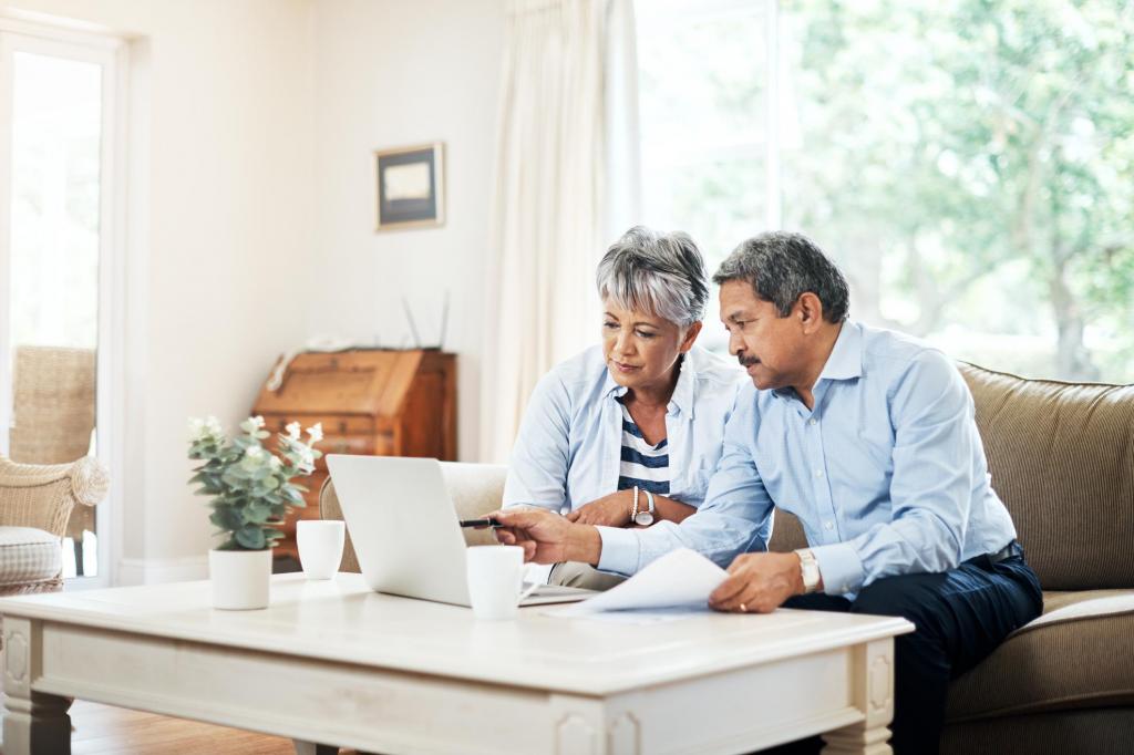 The difference between an employment contract and a contract is a table of differences