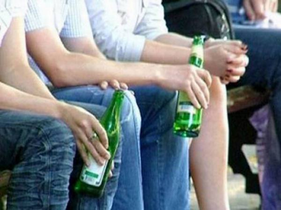 les jeunes boivent de l'alcool