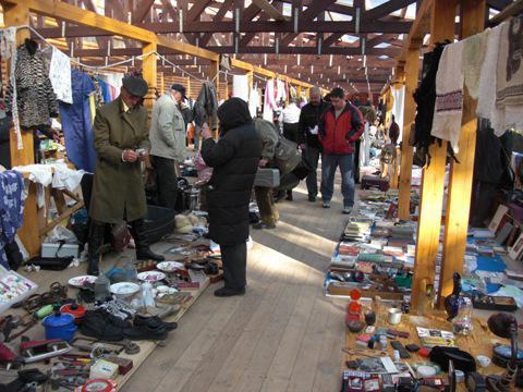 where is the flea market in Moscow
