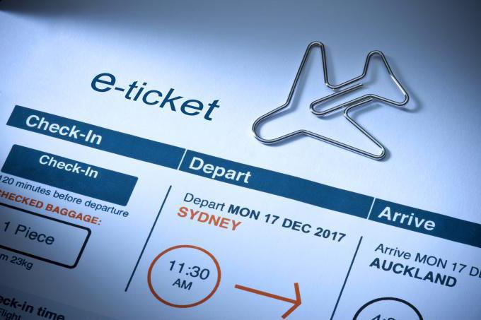 how to use an electronic plane ticket