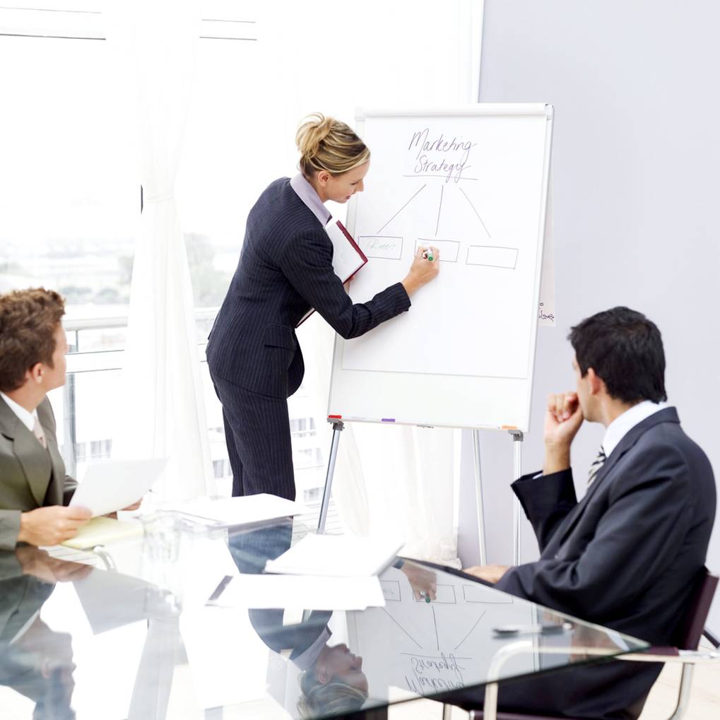 la fourniture de services de marketing