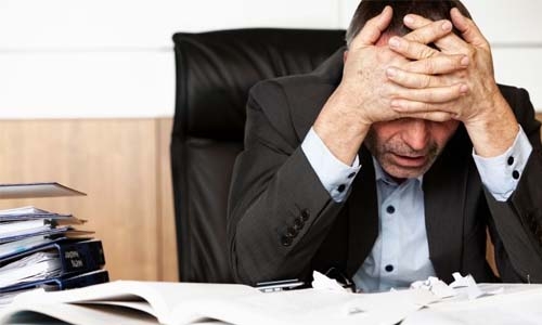 une personne ne sait pas comment payer un bref d'exécution