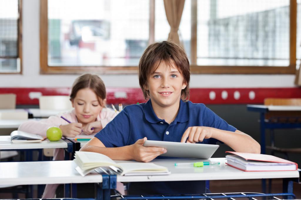 enfant avec tablette