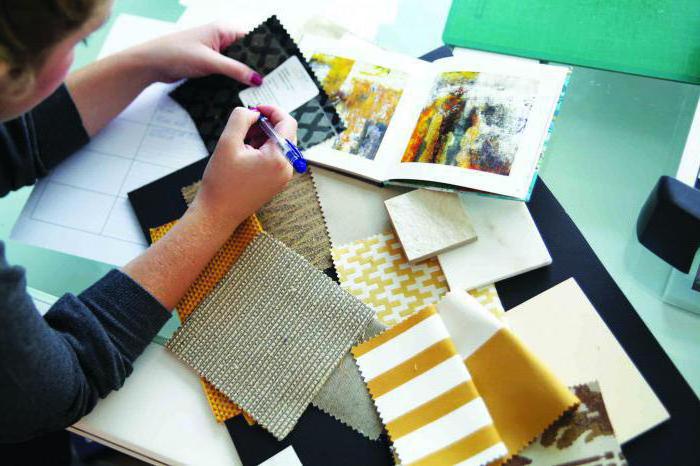 how much does a designer earn per month