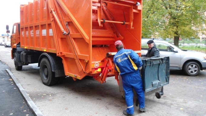 garbage loading