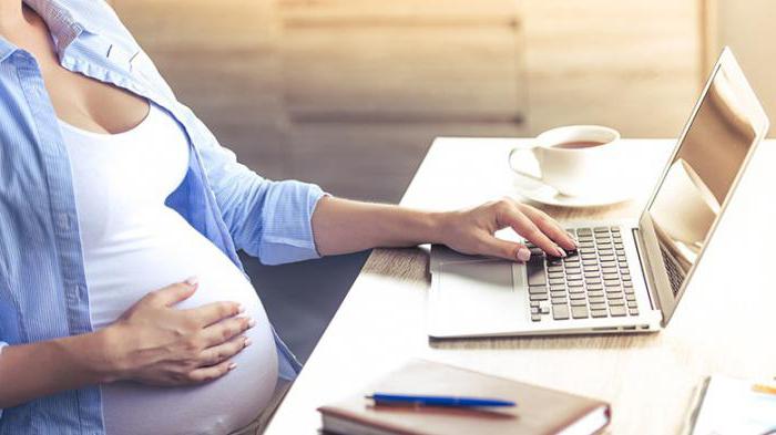 minimal maternity