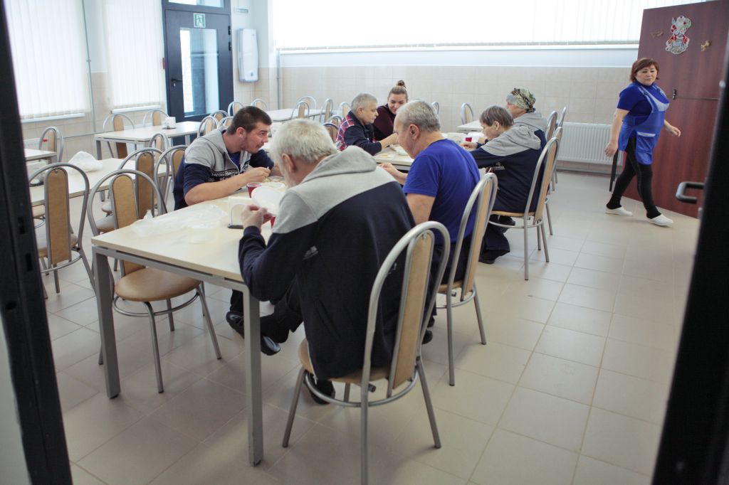 les grandes familles n'ont nulle part où vivre que faire