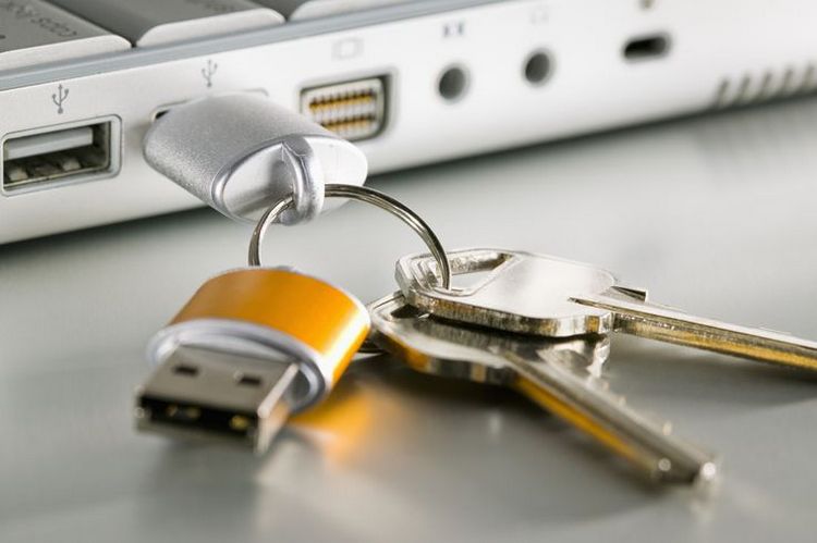 Installing an electronic signature on a computer