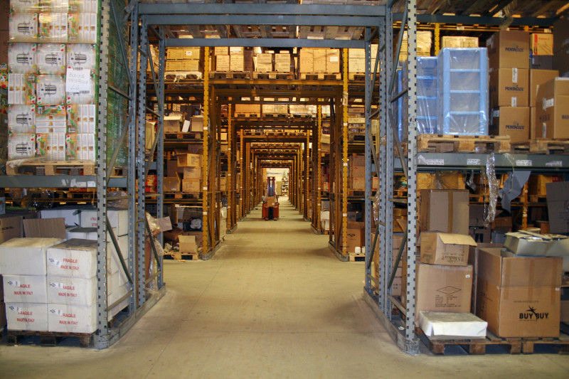 Technologie d'entrepôt moderne - exigence du fabricant pour le distributeur